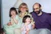 MomTomGirls2.jpg (29106 bytes)
