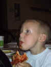 NoahEatingPizza.jpg (34809 bytes)